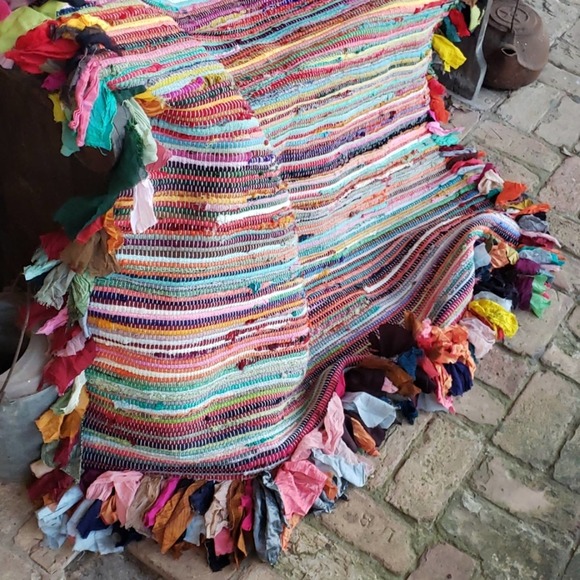 NWT Multicolor Ribbon Frayed Chindi 48"×66" Rug - Picture 2 of 7